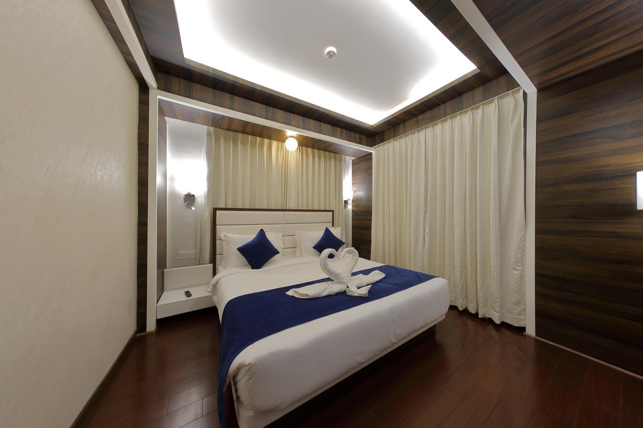 Hotel Silver Heights Ahmadábád Kültér fotó