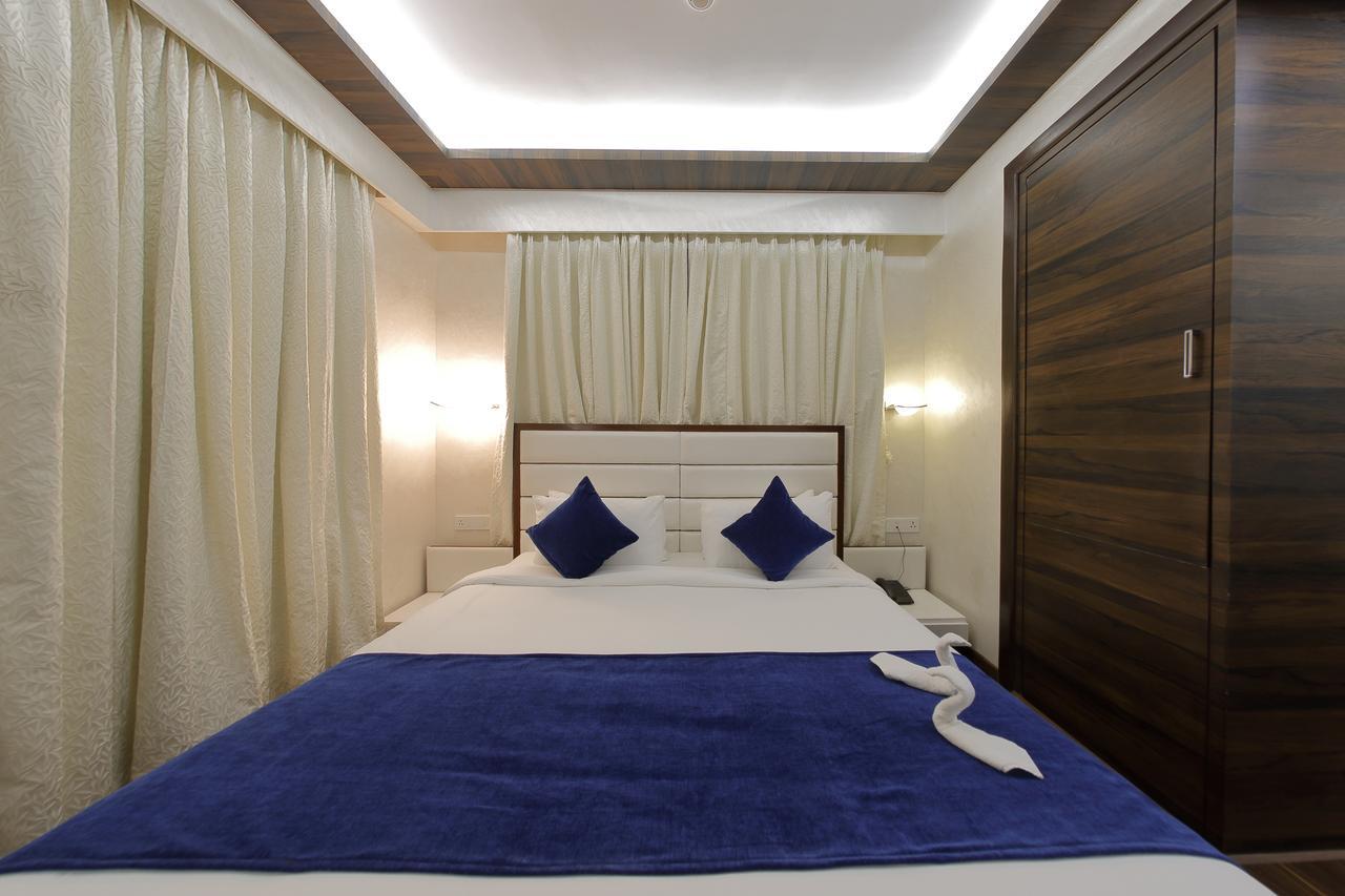 Hotel Silver Heights Ahmadábád Kültér fotó